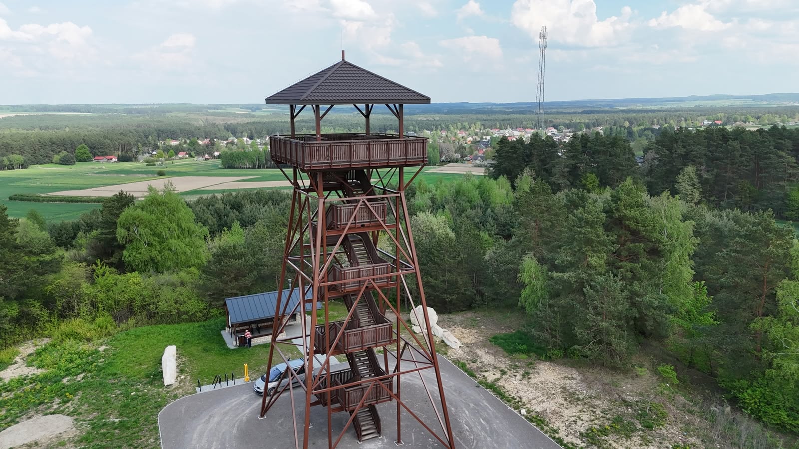 Wieża widokowa w Jędrzej&oacute;wce